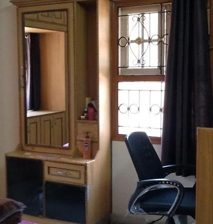 Apartmán Srinivas Nilayam Hajdarábád Exteriér fotografie